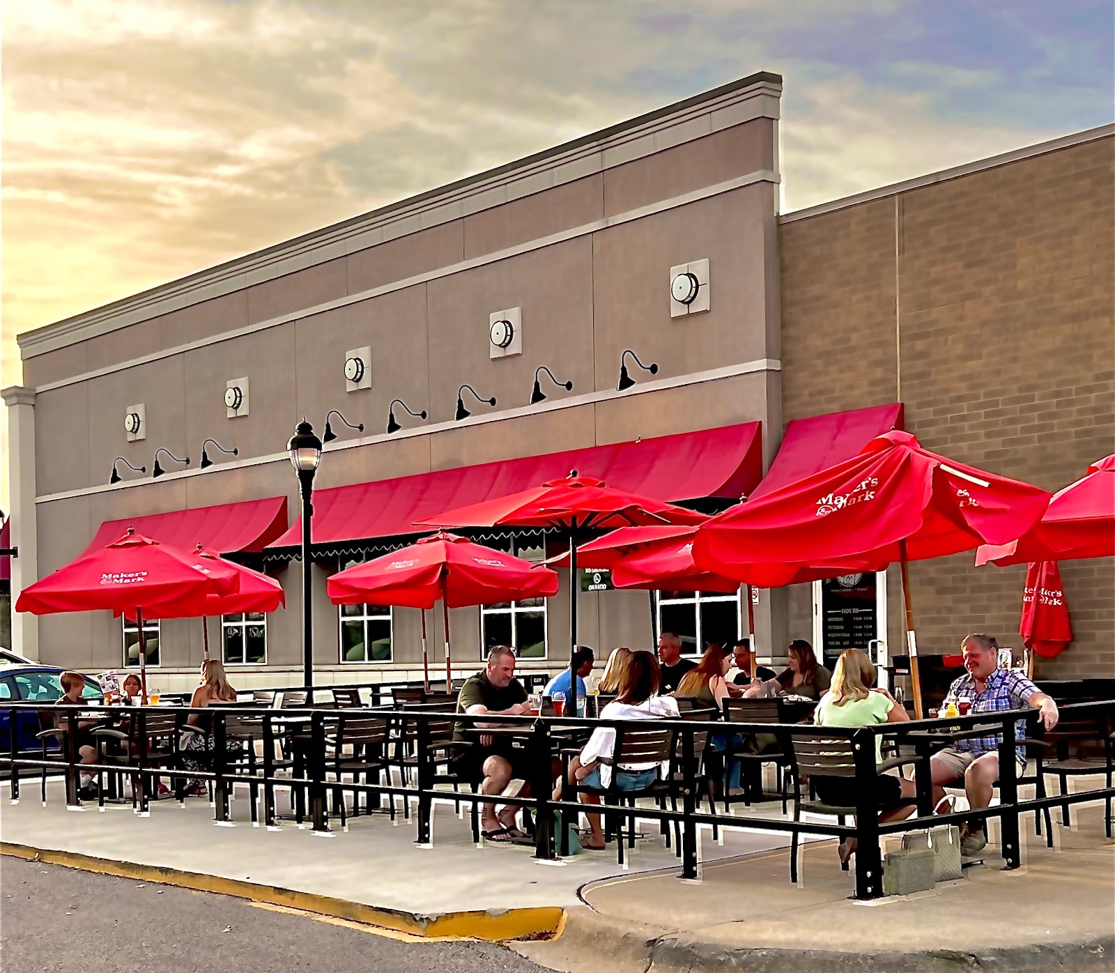 Hamlin Pub in Shelby Township