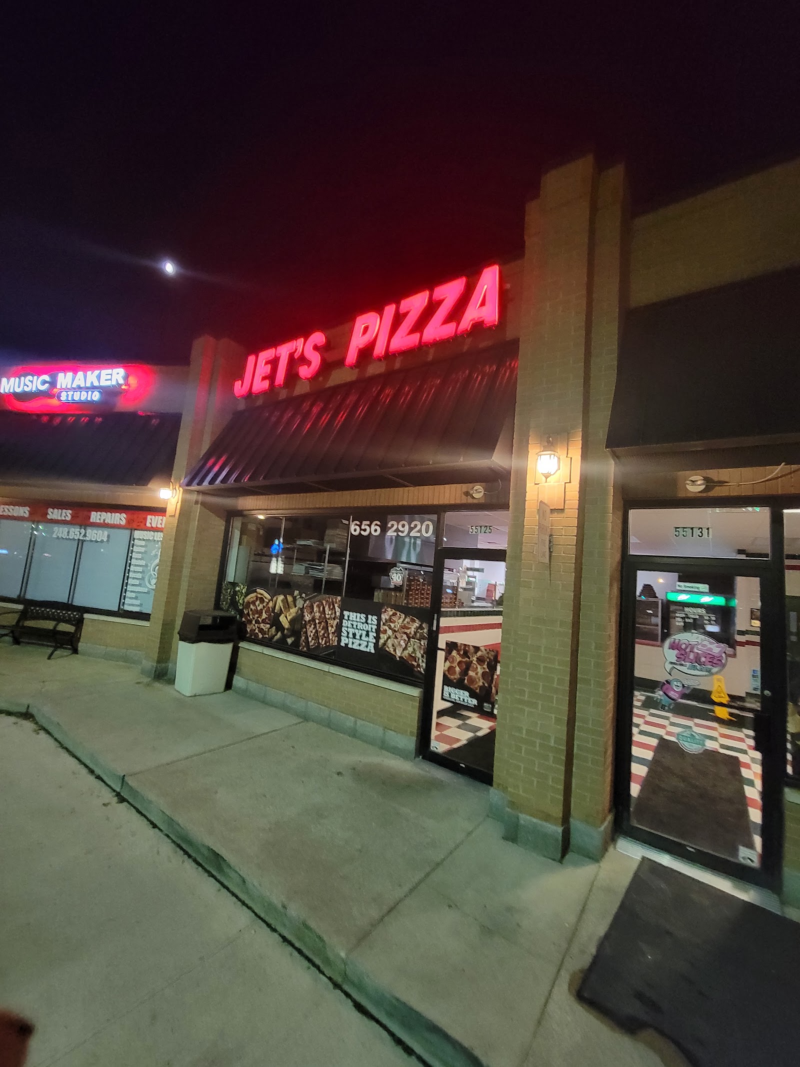 Jet's Pizza — photo