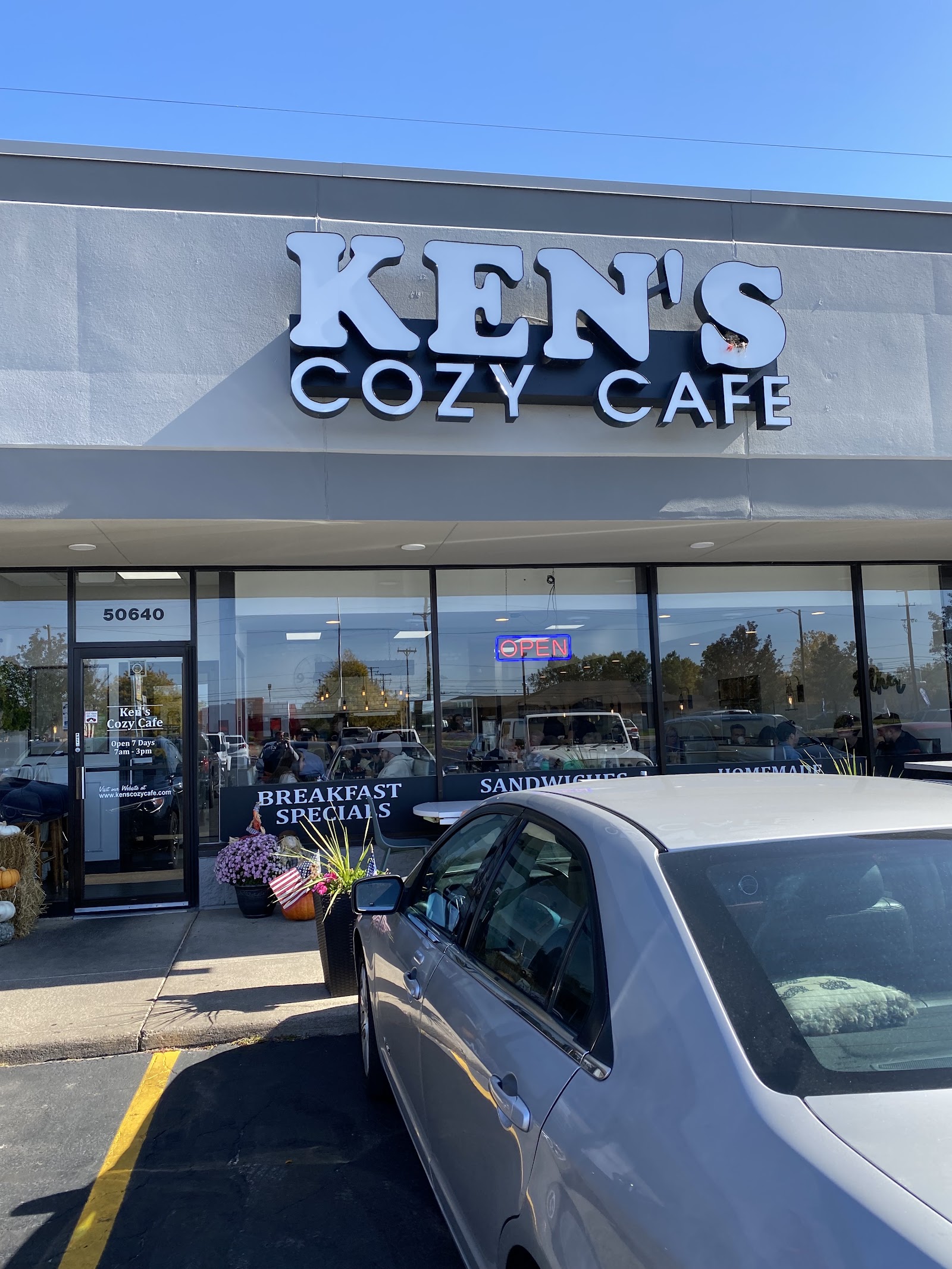 Ken's Cozy Cafe in Shelby Township