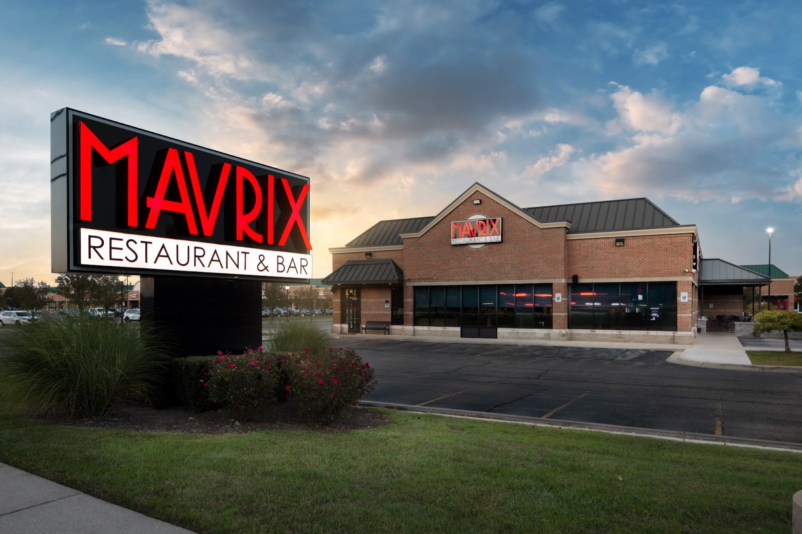 Mavrix Restaurant & Bar in Shelby Township
