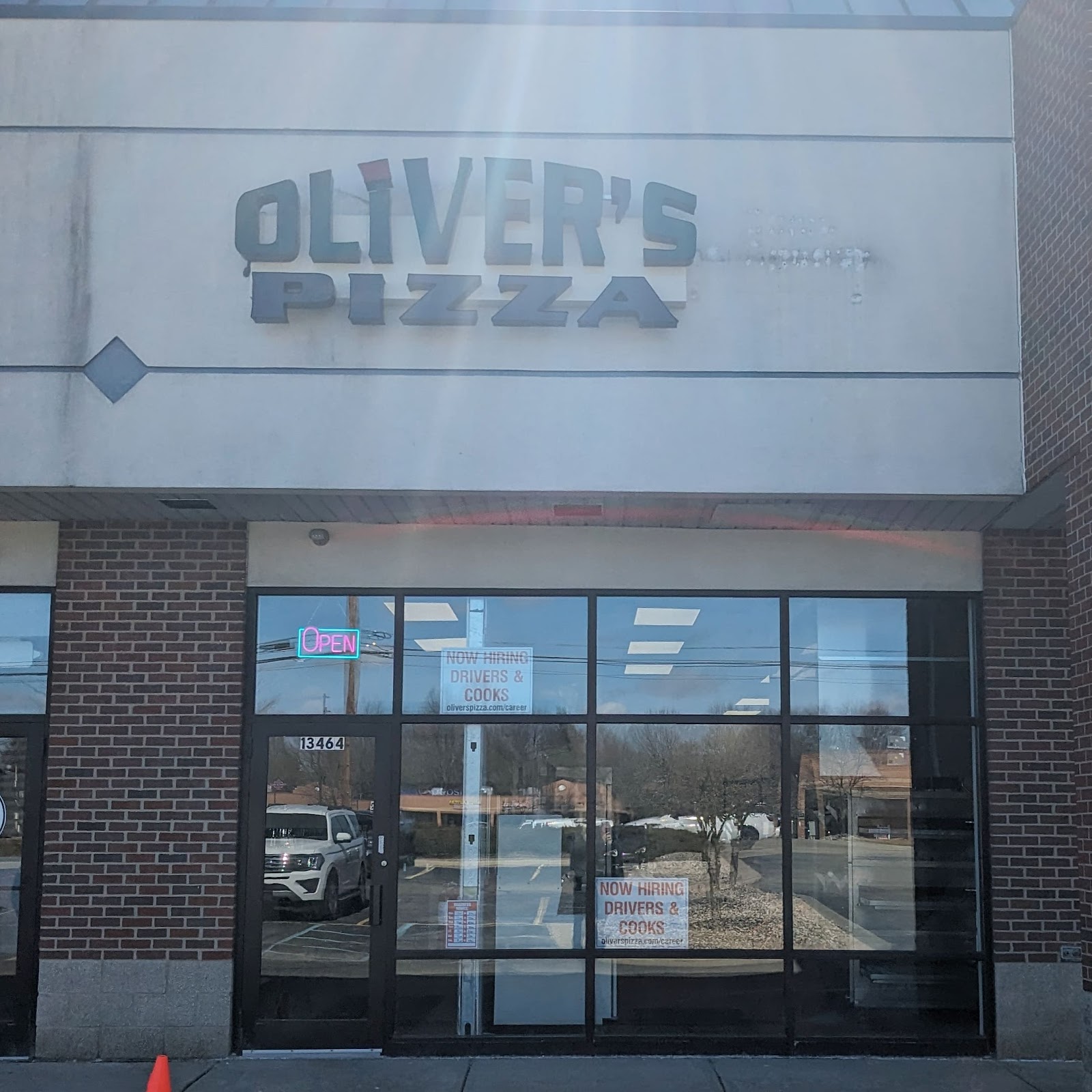Oliver's Pizza in Shelby Township