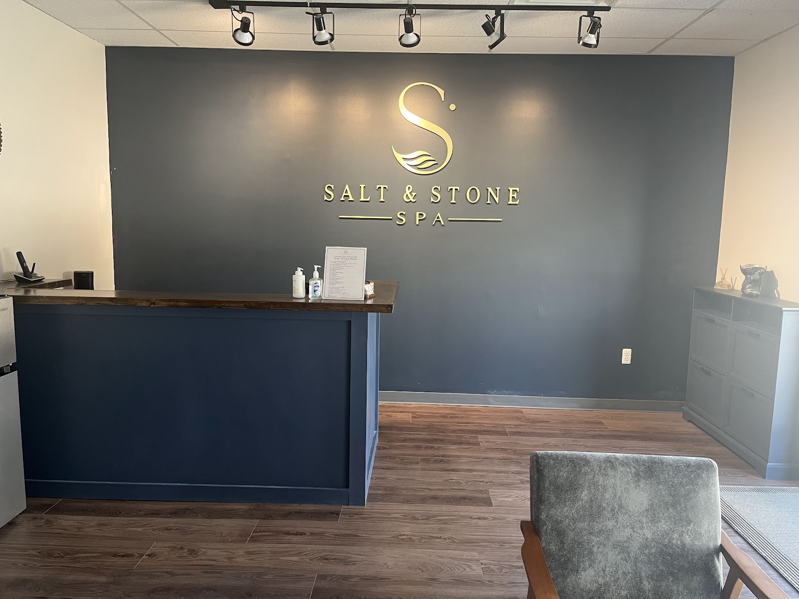 Salt & Stone spa — photo