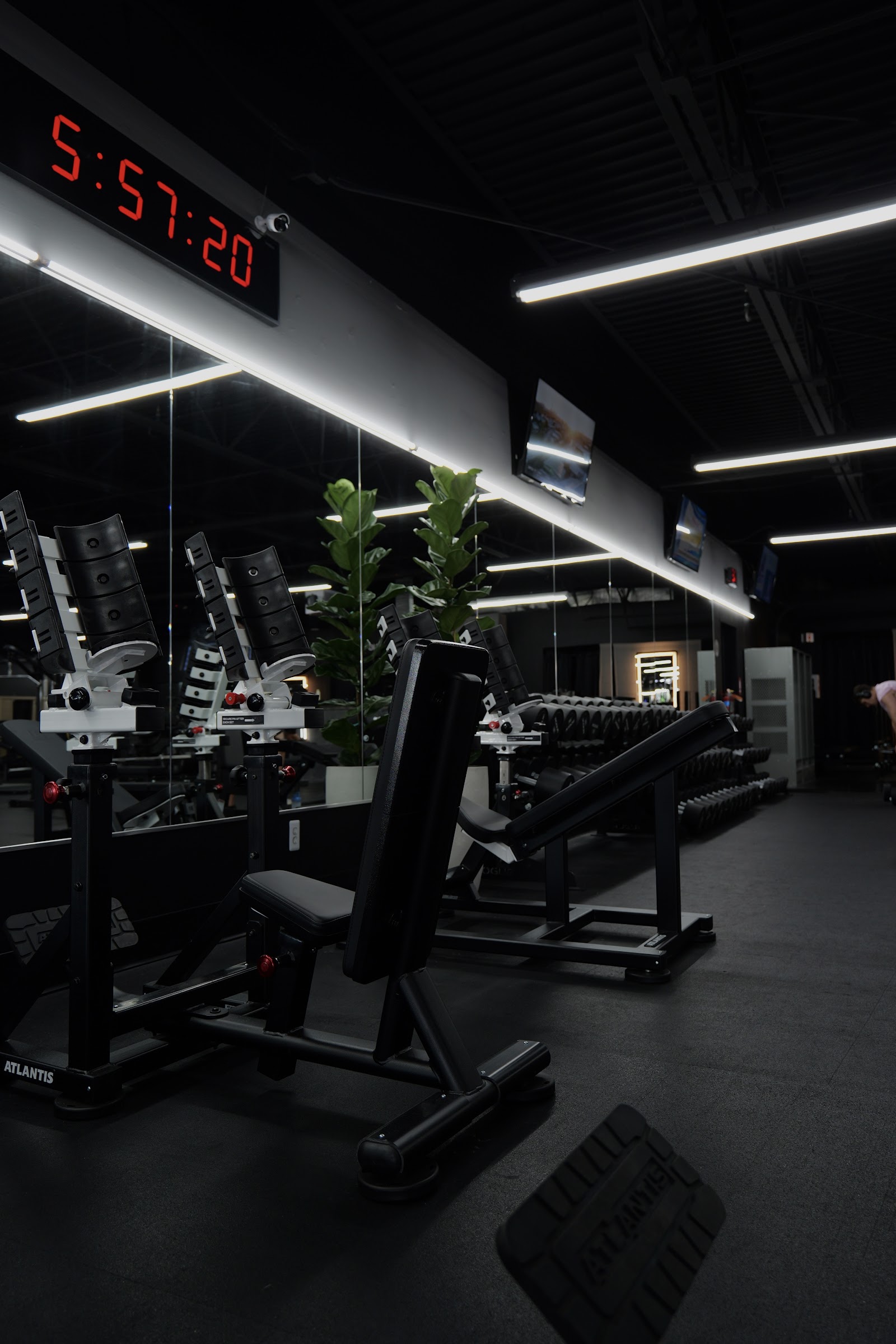 Umbra Strength 24/7 Gym — photo